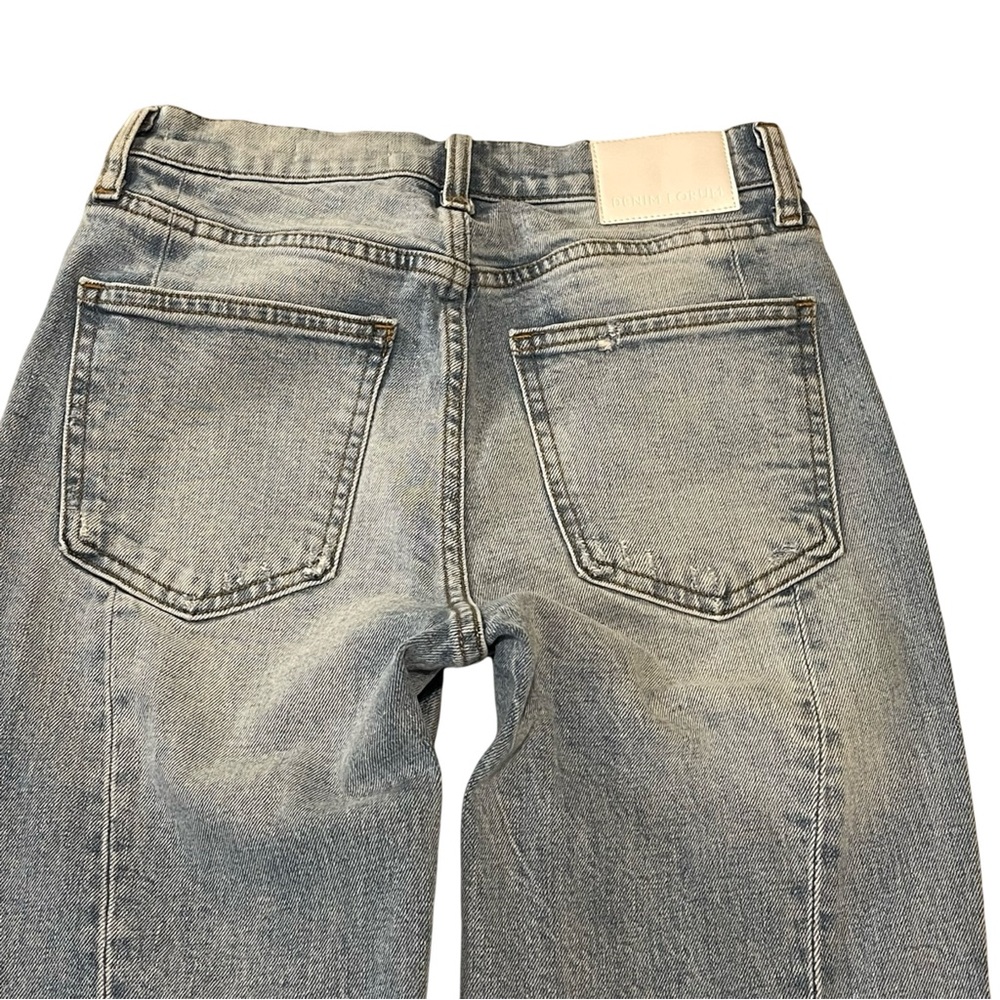 Aritzia Denim Forum 'The Arlo High Rise Straight'. Size 26. Like New. - Picture 12 of 14